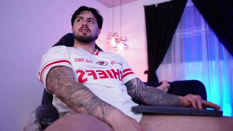 Maximo online show from April 23, 2:57 am