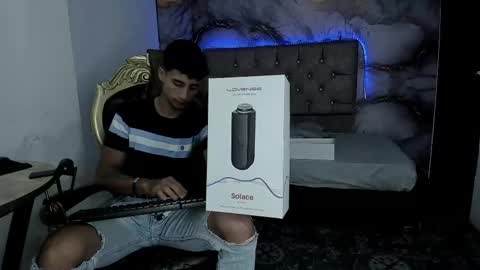 Snapshot of maximo_romano chatting on October 22, 7:24 pm Maximo online show from October 22, 7:24 pm