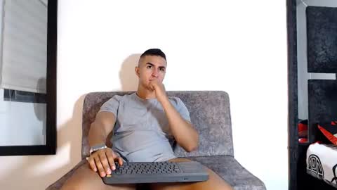 Maximo Sebastian online show from July 17, 9:27 am