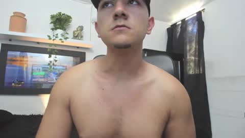 maximo_ston online show from December 8, 8:36 pm