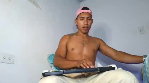 Maximo Aron Vega online show from February 28, 11:28 pm