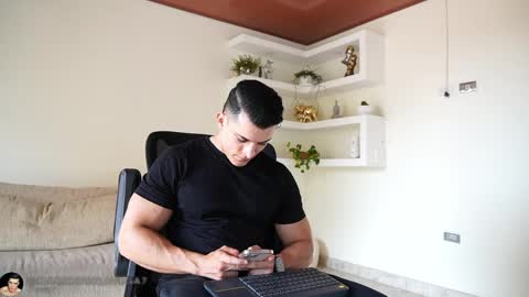 Snapshot of maximohoot chatting on May 16, 6:17 pm Sebastian online show from May 16, 6:17 pm