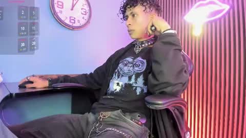 MAXIMO online show from February 24, 4:10 am