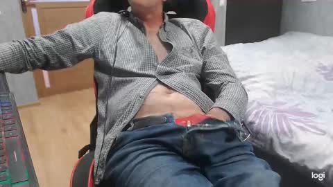 maximus3334 online show from October 1, 11:16 am