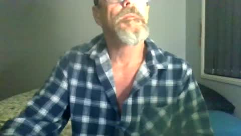 Max online show from June 28, 5:52 pm