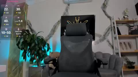 Snapshot of maximusclark1_ chatting on February 3, 6:40 am Maximus online show from February 3, 6:40 am