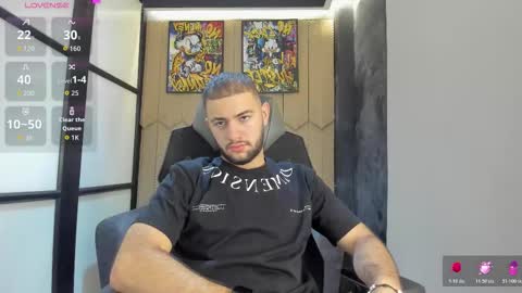 Snapshot of maximusclark1_ chatting on February 14, 12:24 pm Maximus online show from February 14, 12:24 pm