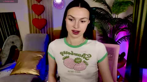 Snapshot of maxincarroll chatting on June 5, 12:22 pm MaxinCarroll online show from June 5, 12:22 pm