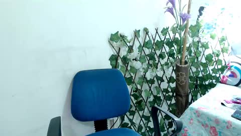 Snapshot of maxinesex_ chatting on January 10, 8:04 pm maxinesex_ online show from January 10, 8:04 pm