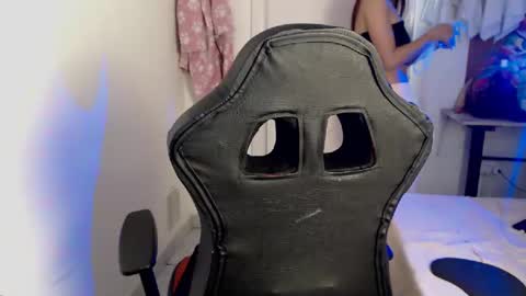 Snapshot of maxinesex_ chatting on October 29, 1:57 pm maxinesex_ online show from October 29, 1:57 pm