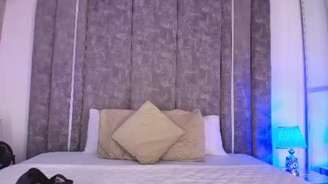 Maxi Rogers online show from June 26, 11:58 am