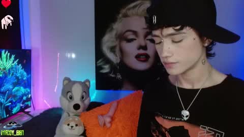 Snapshot of maxiy_001 chatting on January 28, 3:57 am Max online show from January 28, 3:57 am