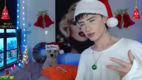 Snapshot of maxiy_001 chatting on December 5, 12:52 am Max online show from December 5, 12:52 am