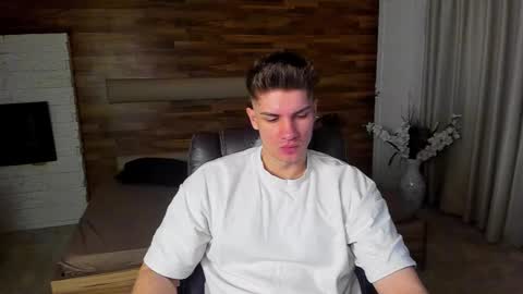 MaxKaiden online show from March 20, 5:34 am