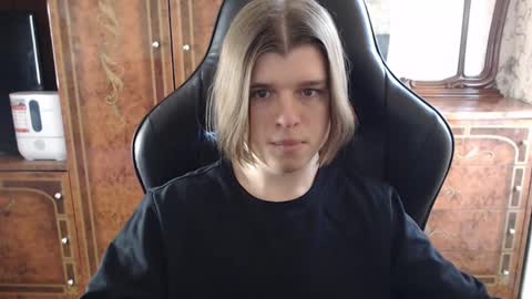 Max online show from February 23, 10:06 am