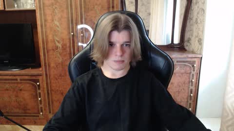 Max online show from October 7, 11:51 am