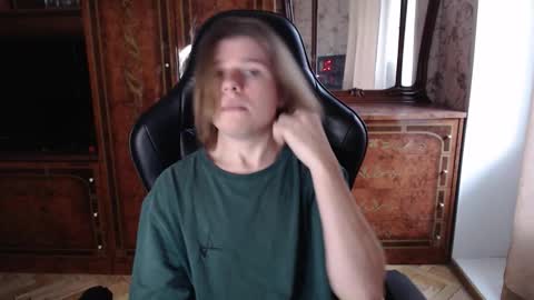 Max online show from November 3, 11:55 am