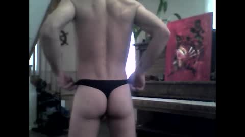 Snapshot of maxthewolf chatting on February 16, 8:33 pm MaxTheWolf online show from February 16, 8:33 pm