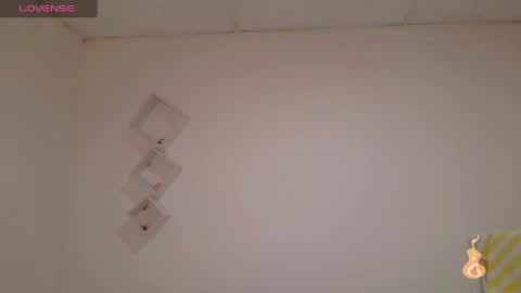 Max online show from April 17, 10:46 pm