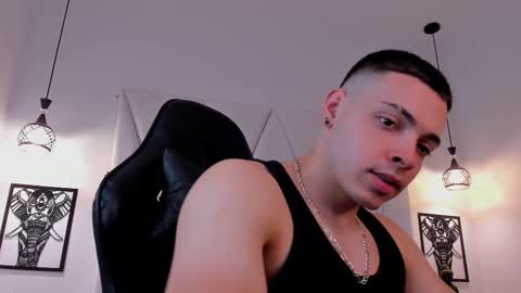 Snapshot of maxwell_dupont chatting on February 15, 12:15 am MAX online show from February 15, 12:15 am