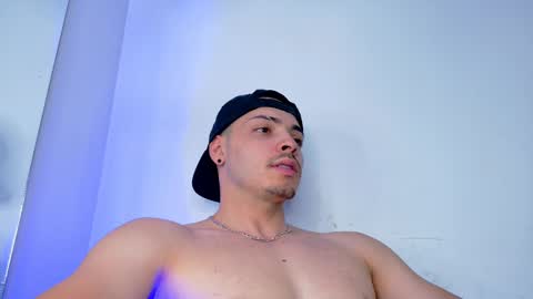 Snapshot of maxwell_dupont chatting on September 9, 9:25 pm MAX online show from September 9, 9:25 pm