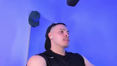 Snapshot of maxwell_dupont chatting on September 27, 10:37 pm MAX online show from September 27, 10:37 pm