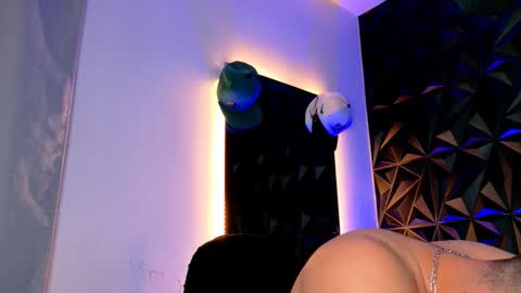 Snapshot of maxwell_dupont chatting on October 15, 11:38 pm MAX online show from October 15, 11:38 pm