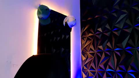 Snapshot of maxwell_dupont chatting on October 22, 7:35 pm MAX online show from October 22, 7:35 pm