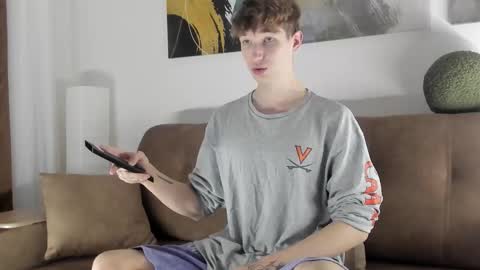 Snapshot of maxwellchik chatting on October 13, 3:34 pm maxwellchik online show from October 13, 3:34 pm