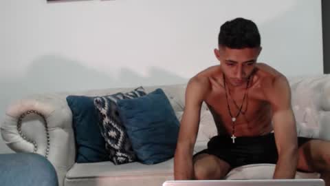 maxwolf18 online show from October 21, 1:06 am