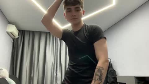 Max online show from April 14, 4:46 pm