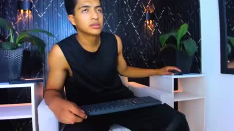 Max Wyatt online show from July 12, 7:16 pm