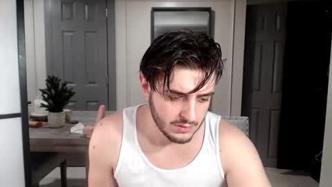 Snapshot of maxx2fun chatting on December 22, 4:31 am maxx2fun online show from December 22, 4:31 am