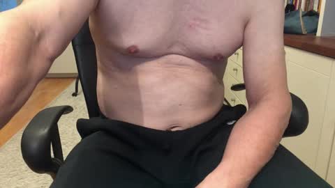 Snapshot of maxx_martin chatting on November 18, 7:46 am Max online show from November 18, 7:46 am