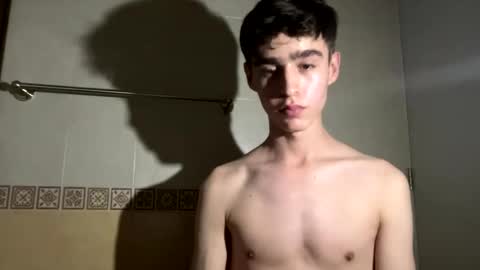 Snapshot of maxxteasse chatting on December 5, 4:10 am Maxx online show from December 5, 4:10 am