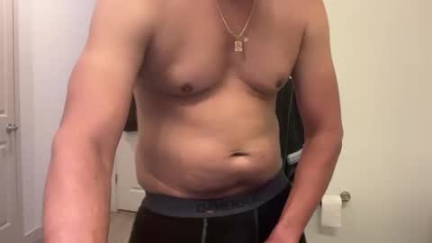 Snapshot of maxxx4242 chatting on February 21, 8:15 am maxxx4242 online show from February 21, 8:15 am