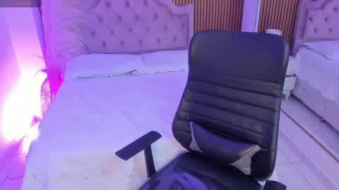 Maxine Minx online show from March 20, 2:16 am