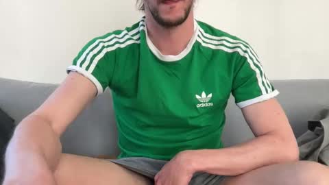 MaxXxurbate online show from April 6, 1:12 pm