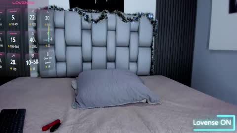 Snapshot of may_clanfort chatting on December 14, 12:10 pm MAY online show from December 14, 12:10 pm