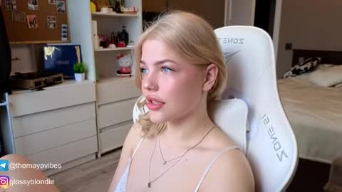 Maya online show from April 6, 4:46 am