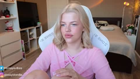 Maya online show from April 9, 3:28 am