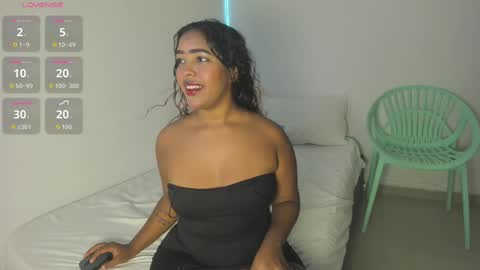 Snapshot of maya_graham_ chatting on September 22, 3:08 am Maya online show from September 22, 3:08 am