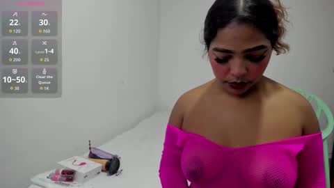 Snapshot of maya_graham_ chatting on October 5, 3:05 am Maya online show from October 5, 3:05 am