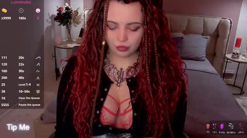 Maya Mils online show from February 1, 1:04 am