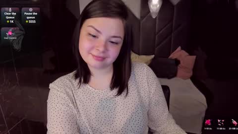 Woman online show from March 5, 6:12 pm