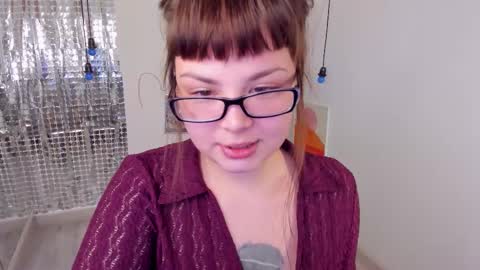 Woman online show from December 15, 1:37 pm