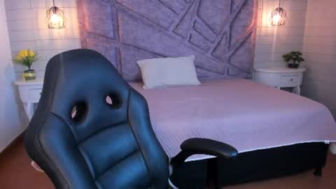 Maya online show from July 18, 5:33 am