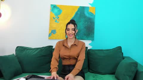 Maya online show from January 27, 5:26 pm