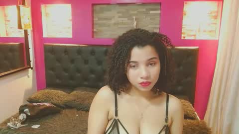 Snapshot of mayaa_ross chatting on December 13, 2:54 am Maya online show from December 13, 2:54 am