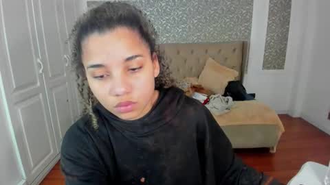 Snapshot of mayaa_ross chatting on September 17, 2:02 am Maya online show from September 17, 2:02 am